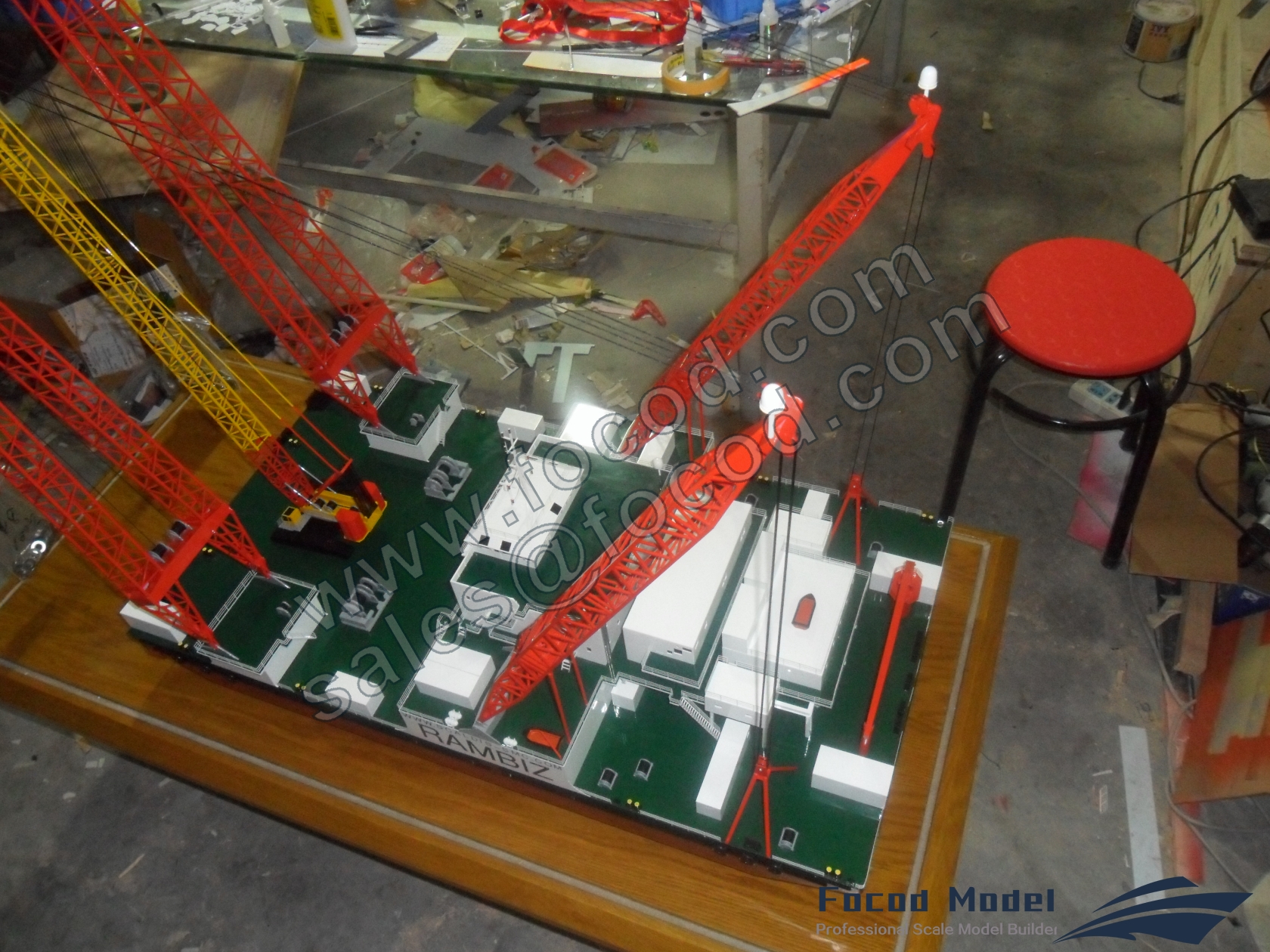 customized model of 85m Heavy Lift Vessel - Rambiz